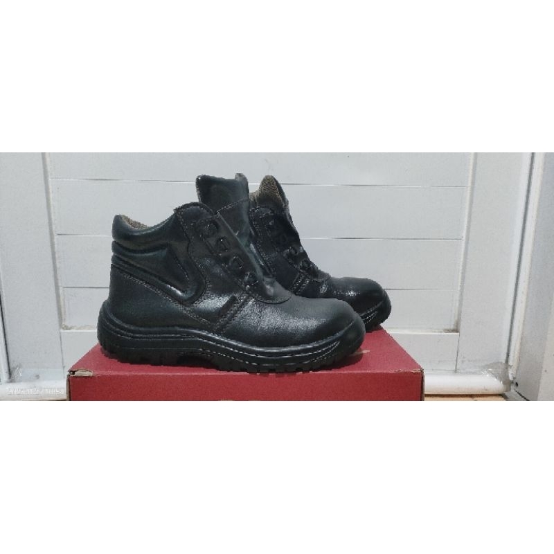 SEPATU KERJA SAFETY UNICORN