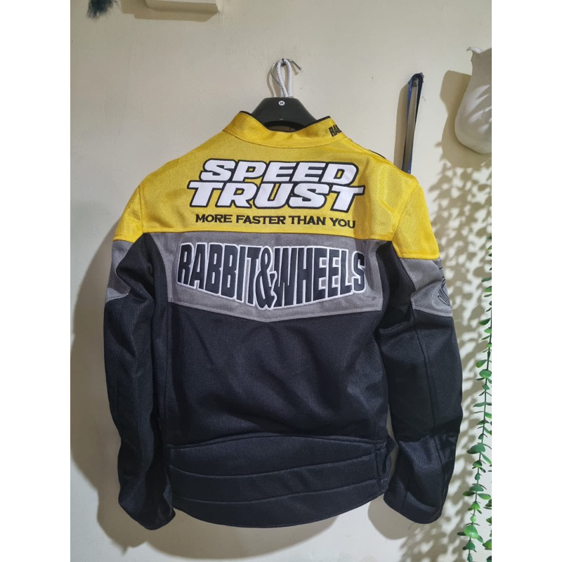 (SOLD) Rabbit and Wheels Combo Yellow Size M Second