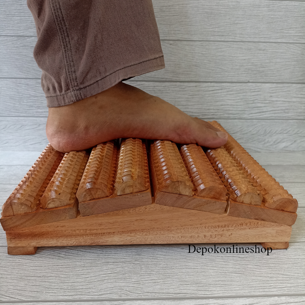 Alat Pijat Refleksi Terapi Telapak Kaki Kayu Alas Papan Akupuntur