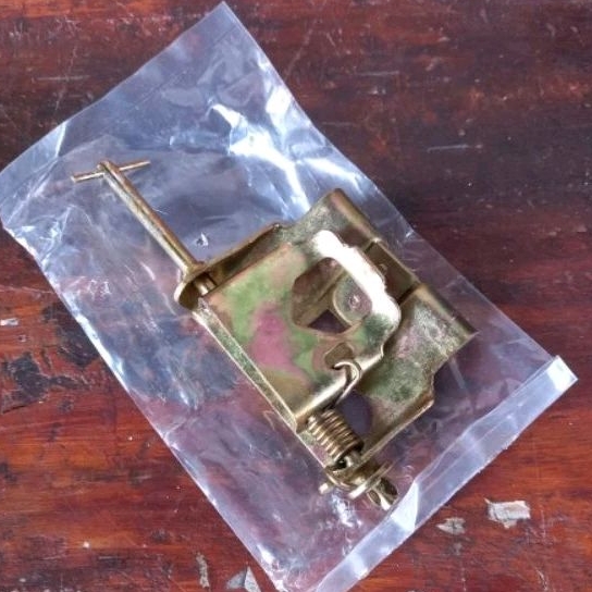 Lawan kunci sadel jok Prima Grand