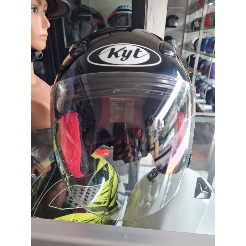 Helm KYT DJ Maru bekas pakai
