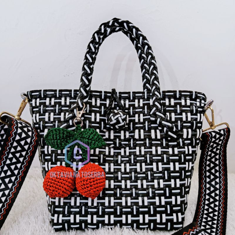 TAS SELEMPANG WANITA