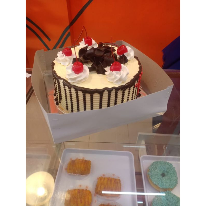 

Kue Ulang tahun Black Forest box