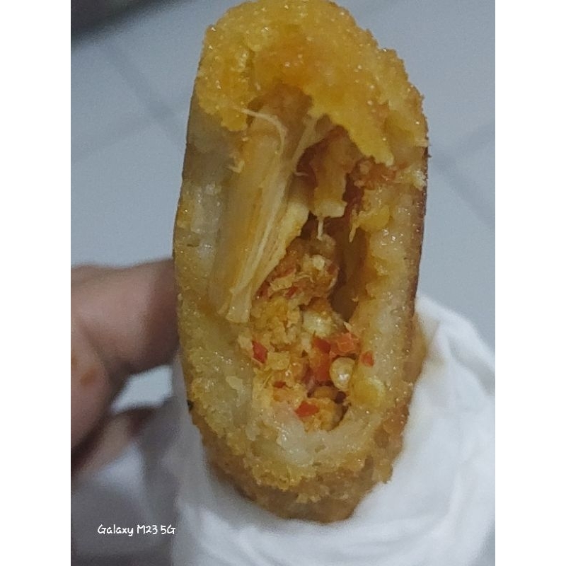 

Risoles ayam suwir pedes