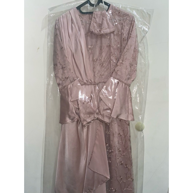 Pink dress brukat bridesmaid