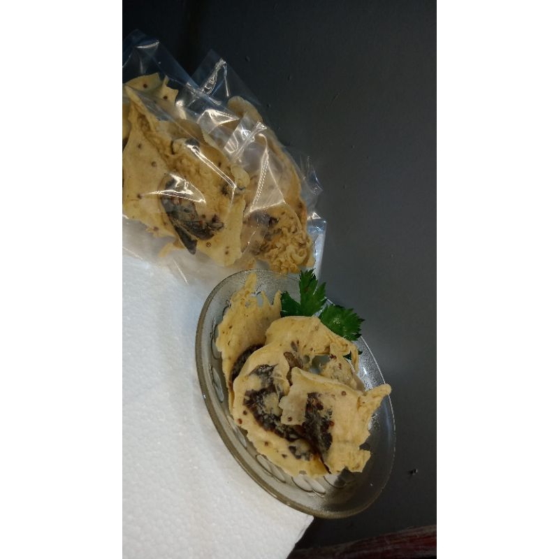 

KERIPIK PARU SUPER KRIUK