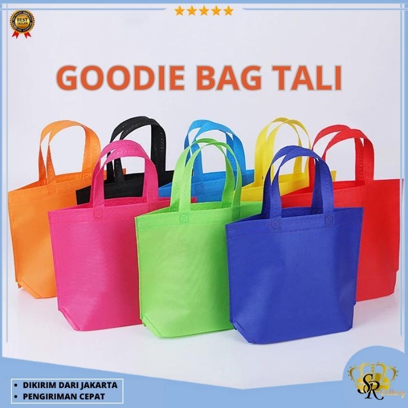 

Tas Belanja Spunbond Handle Jinjing Tas Souvenir Hajatan Hampers Kantong Ukuran Kecil Besar Warna Lengkap Goodie Bag SR