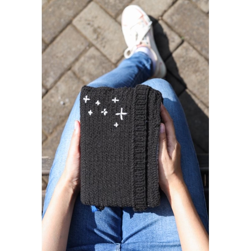 STARRY NIGHT BIBLE COVER/SAMPUL ALKITAB PRAKTIS/SAMPUL ALKITAB RAJUT/SAMPUL NOVEL KEREN/KNITTED BOOK