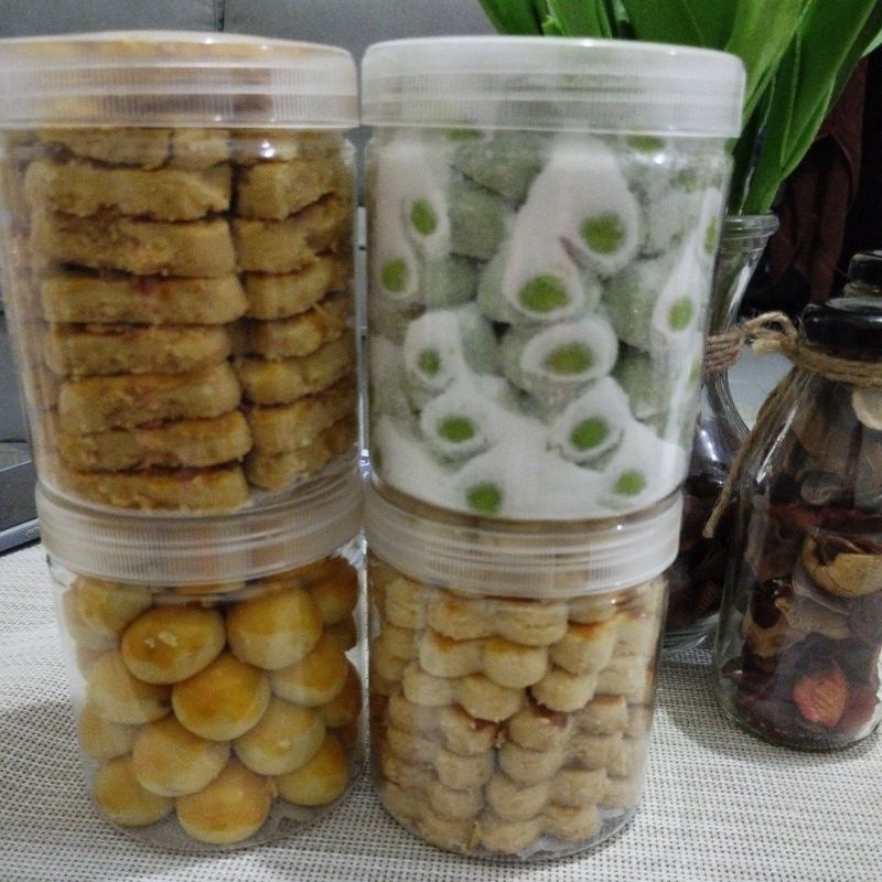 

paket4toples nastar. kacang. castangel. salju pandan