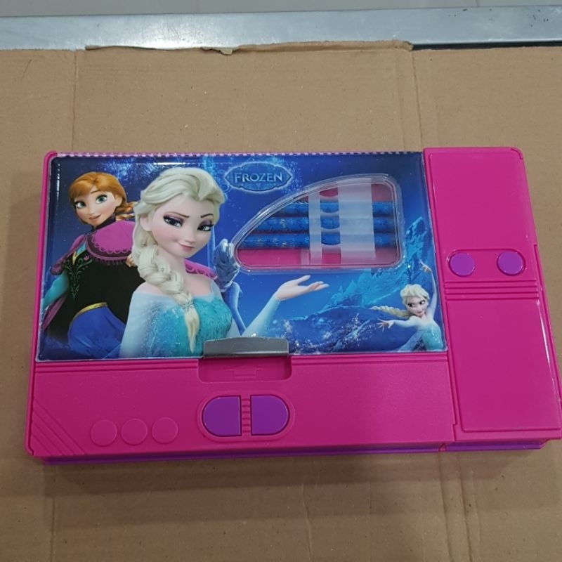 

Tempat Pensil Magnet Jumbo + Isi Pensil Frozen Pink/Ungu KJ-848