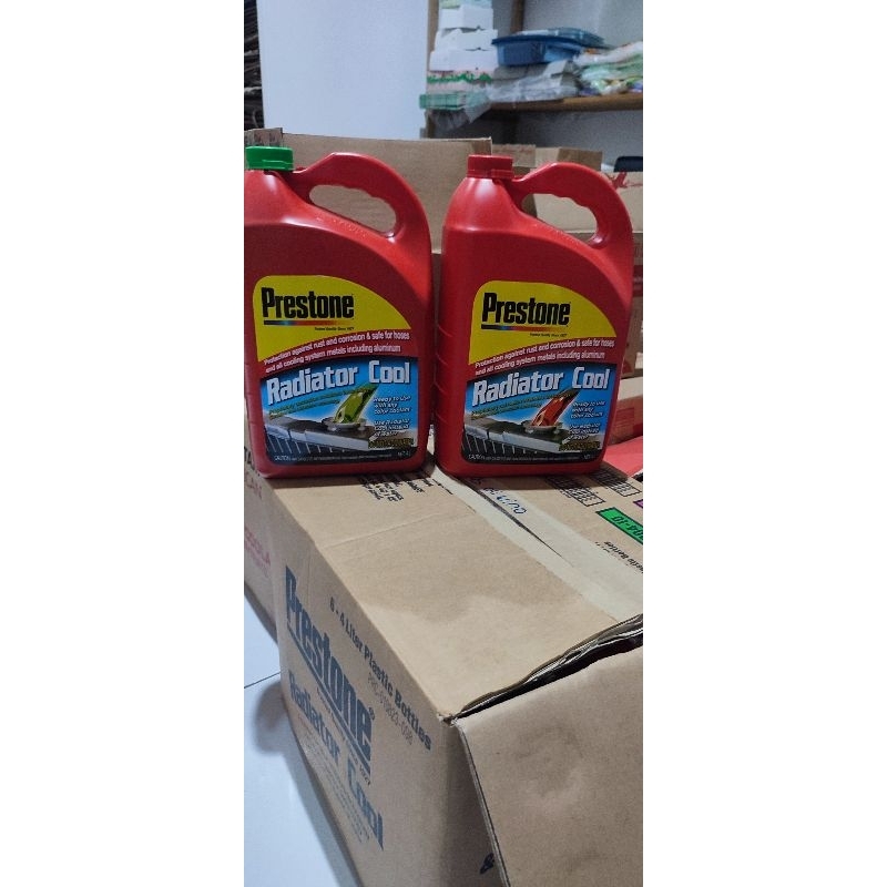 Air Radiator Prestone 4 Liter (Merah/Hijau)