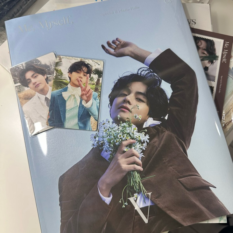 Taehyung Photofolio Me, Myself, & V : Veautiful Days Photobook Set, PC Standard, Random Photocard