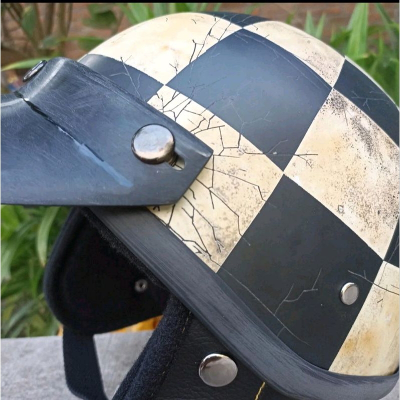 Helm Slim Head Flame Patina Crack