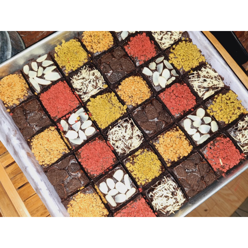 

fudge brownies lumer mix topping isian 10pcs/25pcs/36pcs