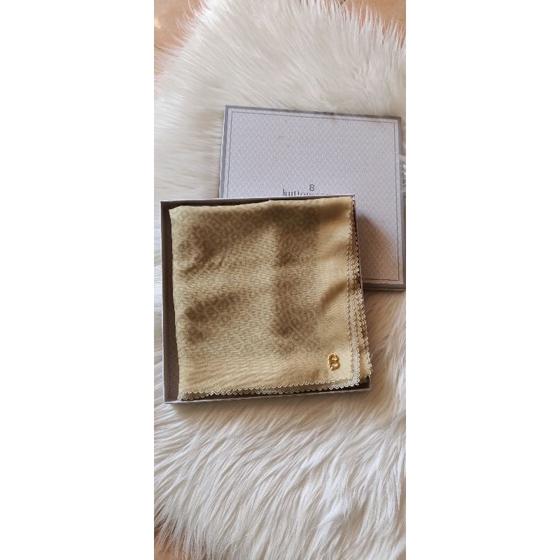 preloved tapis square butternut buttonscarves