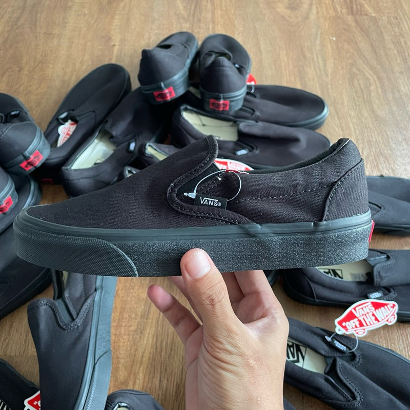 SLIP-ON ALL BLACK SALE