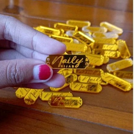 

PROMO 50PCS / 50 buah Akrilik Label Hijab Label Baju Label Cloth Hang Tag Langsung Dikerjakan