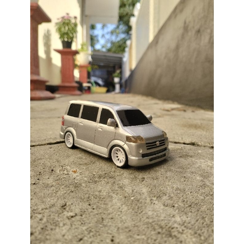 miniatur Suzuki APV silver