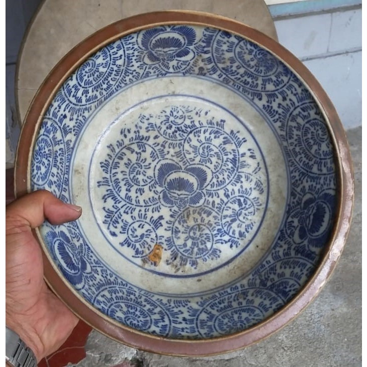 Piring Keramik Kalimantan Antik