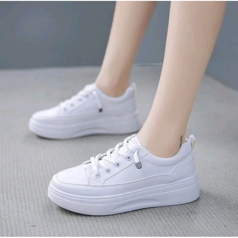 sepatu sneakers wanita / sneakers korea wanita / sneakers wanita terbaru / sneakers polos wanita
