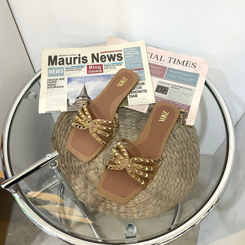 Strappy rockstud sandals by Zara import sandal wanita kantor kerja casual dailyshoes sandal pesta pi