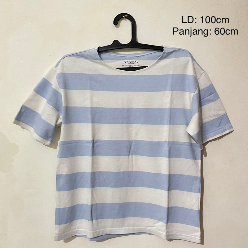 (Preloved) Kaos tshirt shirt SPAO