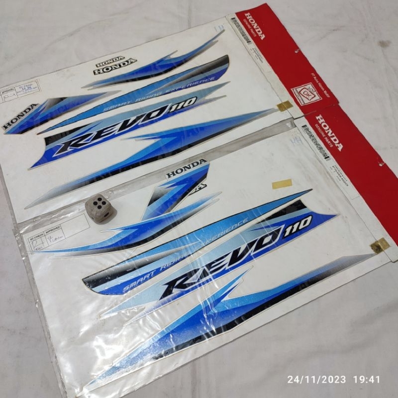 Striping sticker stiker Honda Revo 110 absolute KWW silverhitam original AHM