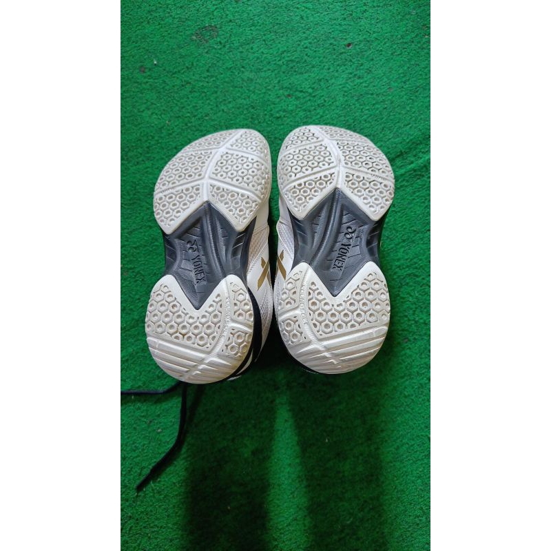 Sepatu badminton yonex SHB39