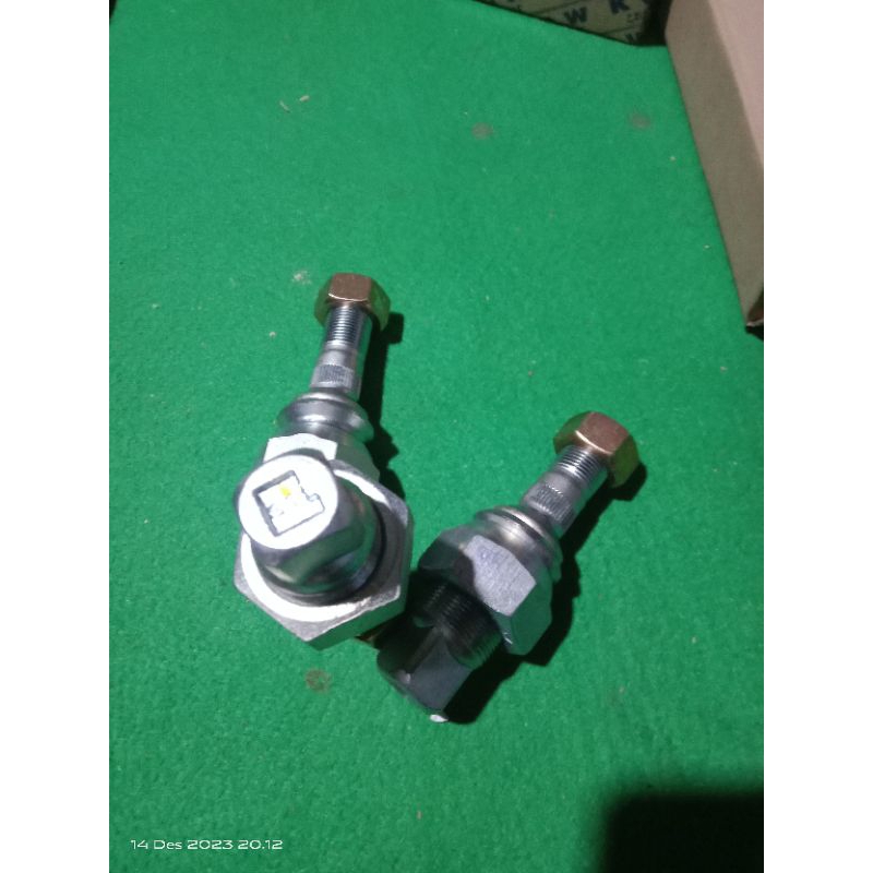 baut roda belakang kiri canter original