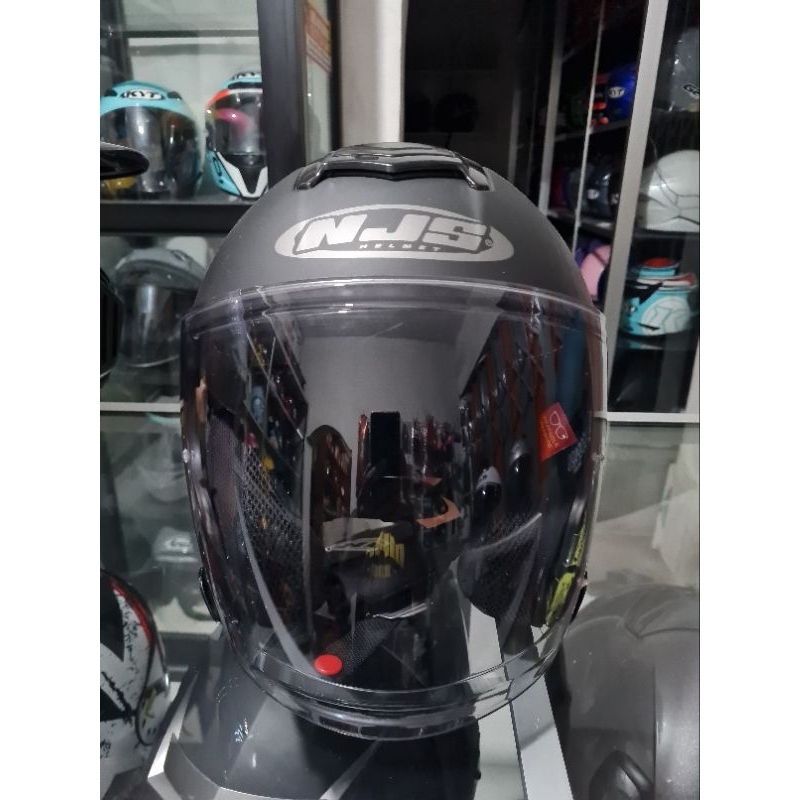 Helm NJS Kairoz bekas pakai