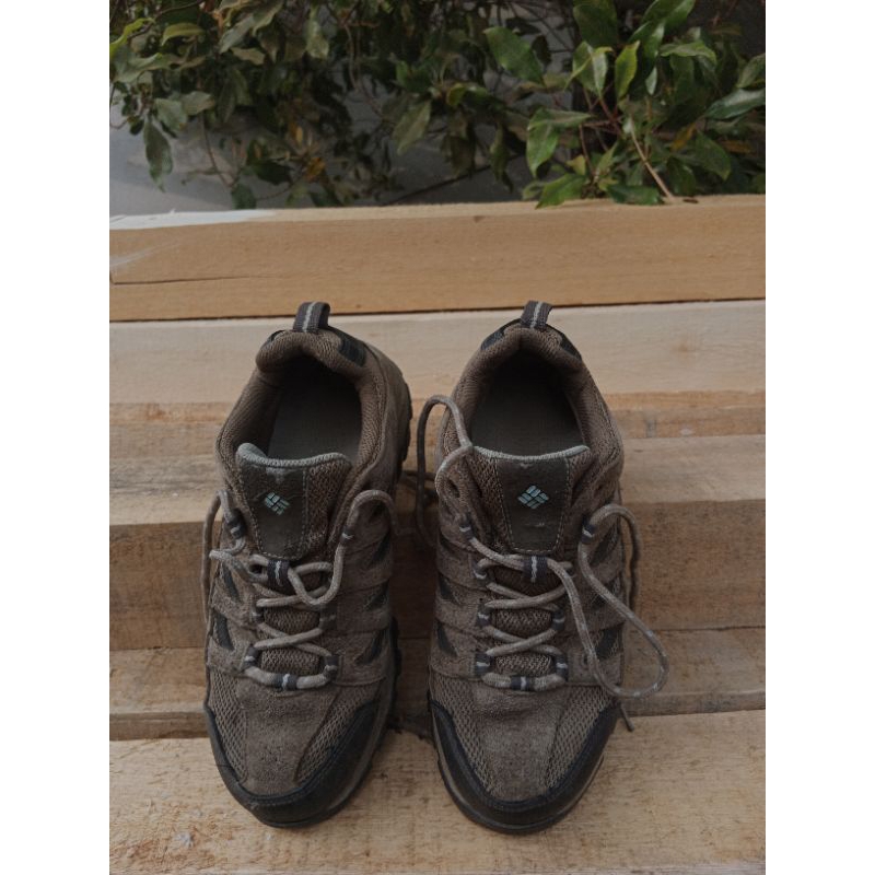 Sepatu Columbia