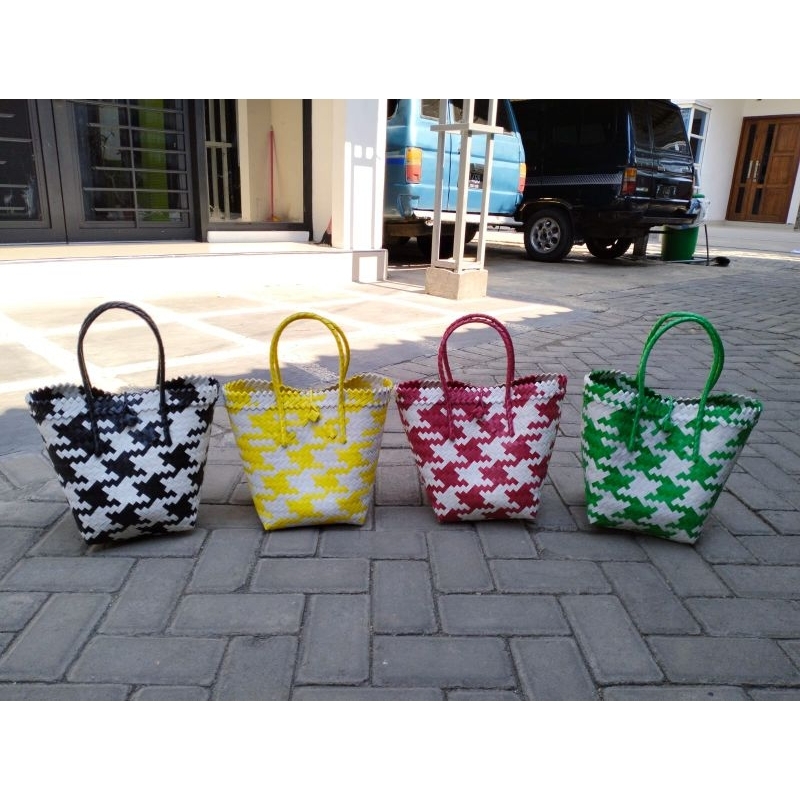 tas anyaman plastik/tas hampers souvenir/tas keranjang anyaman plastik/tas keranjang/tas murah