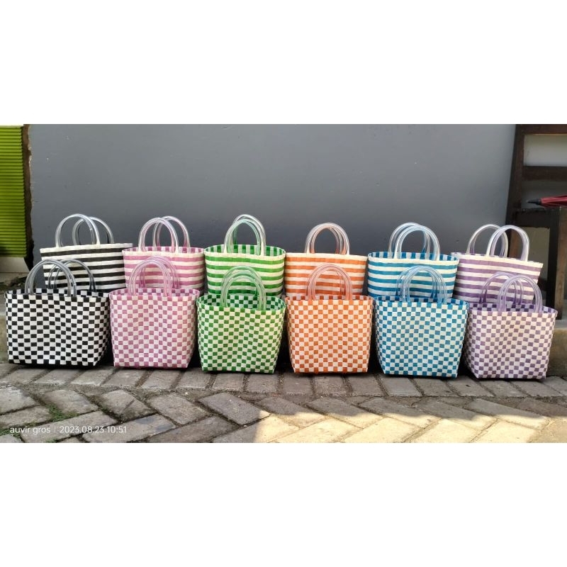 tas anyaman plastik/tas hampers souvenir /tas keranjang anyaman plastik/tas keranjang/tas murah