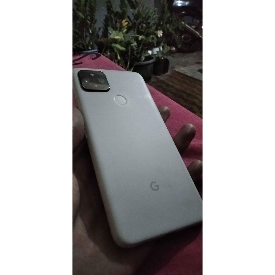 Google Pixel 4a 5G minus LCD