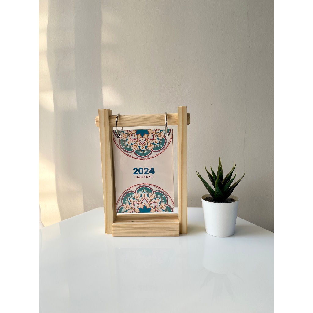 

WOOD STAND KALENDER MEJA AESTHETIC