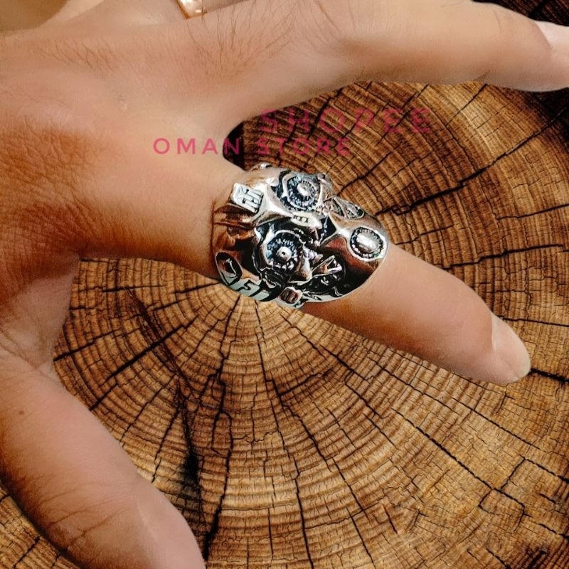 Cincin Titanium Pria Tengkorak Silver Stainless 100%