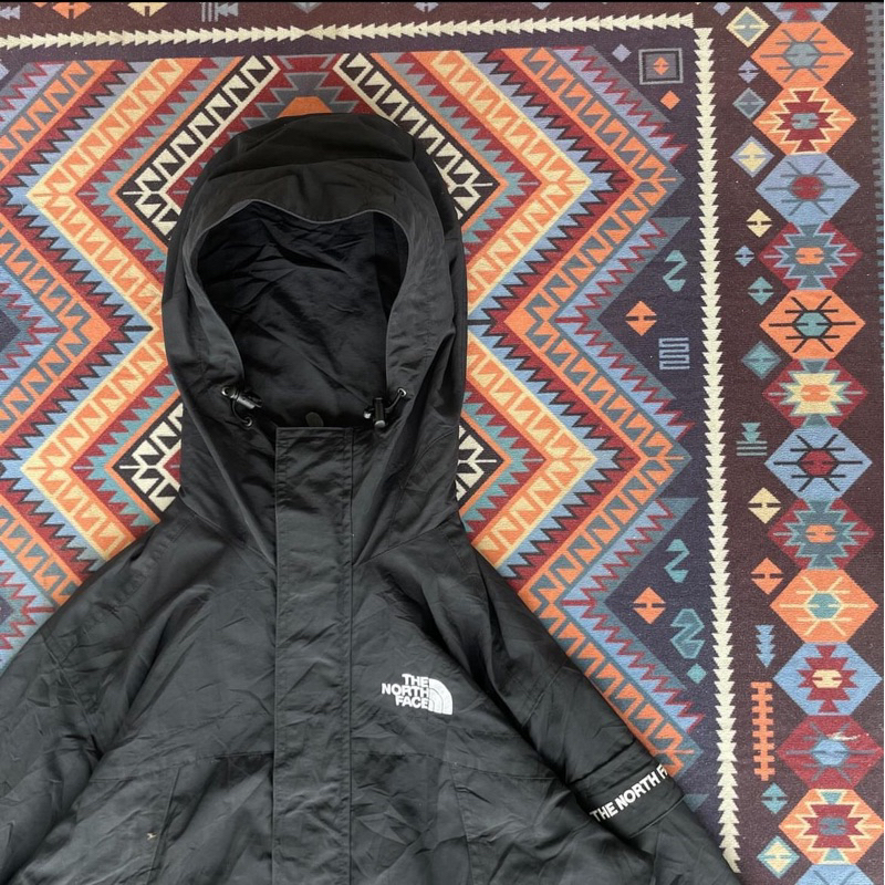 The North Face Saku samping