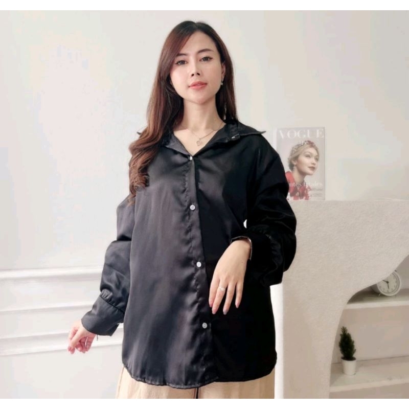 Kemeja top lacey satin silk hitam