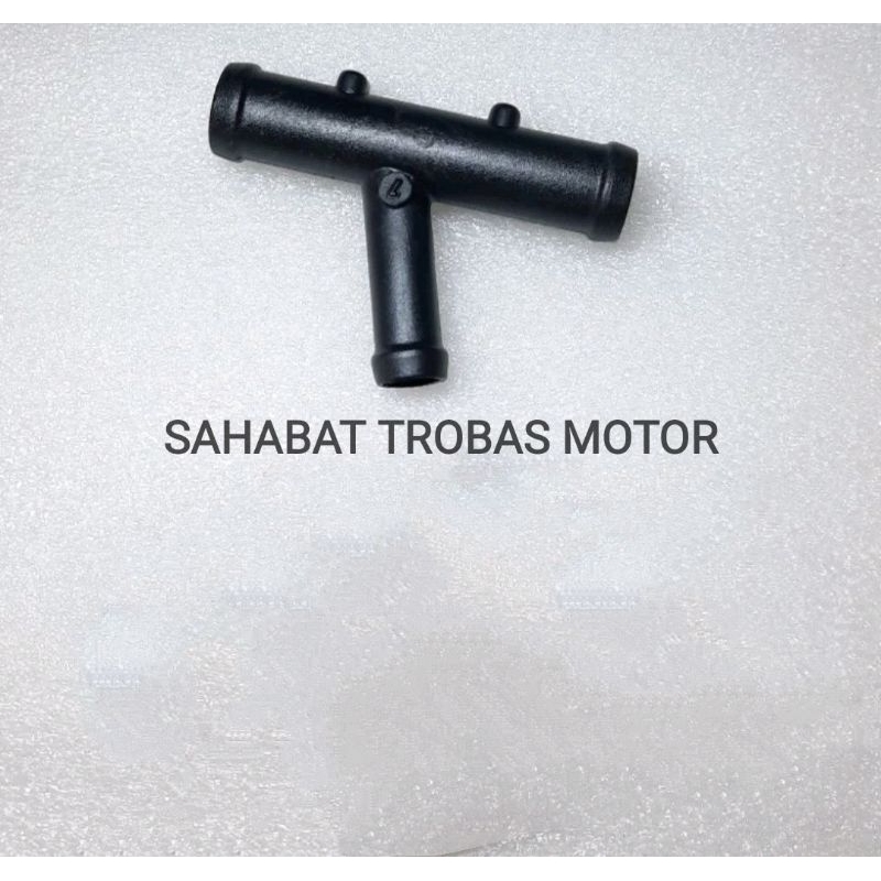 Pipa Sambungan Selang Radiator Vario 125 Sambungan T Radiator Vario Kualitas Original