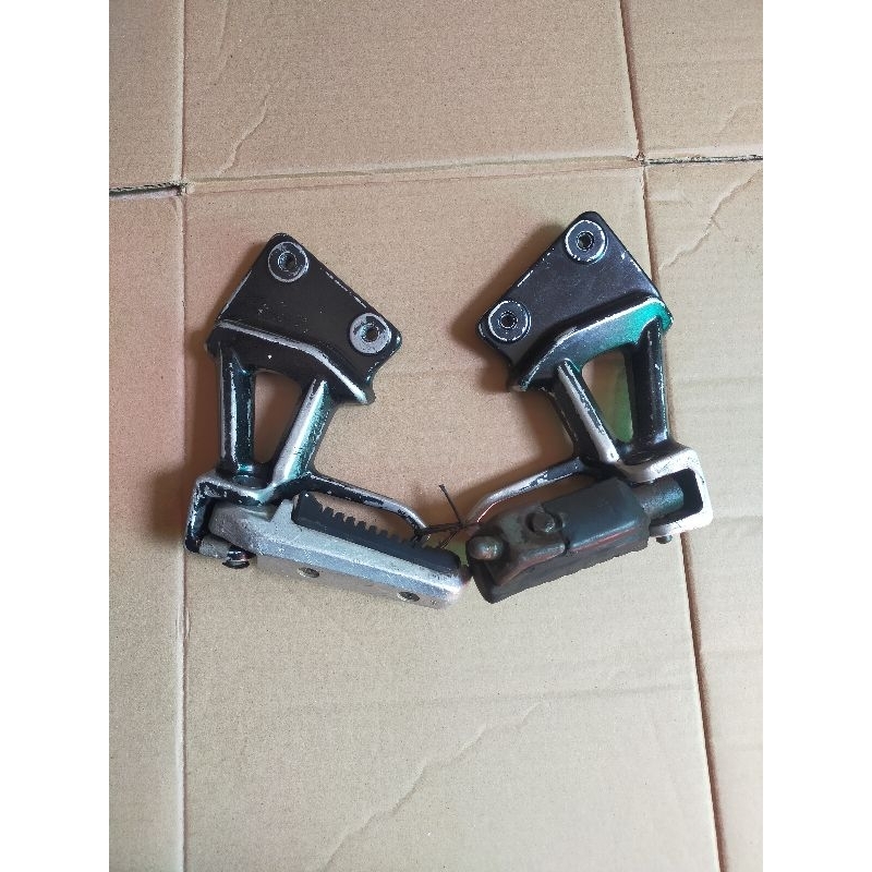 Footstep Foot step belakang Suzuki skywave