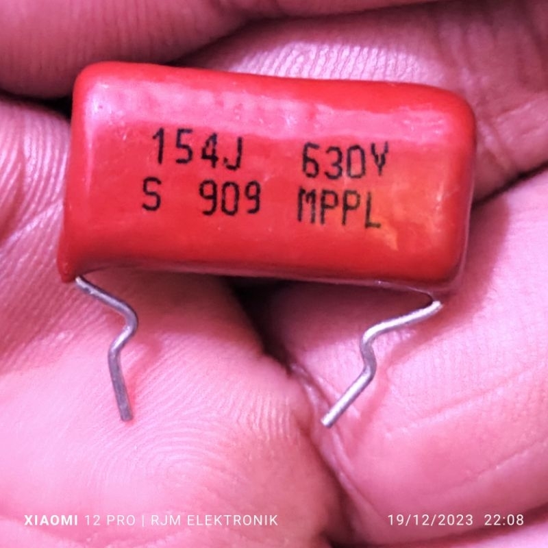 kapasitor 154j 630v