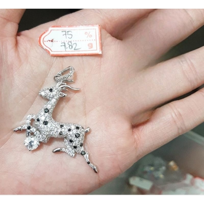 Liontin emas 75 rusa