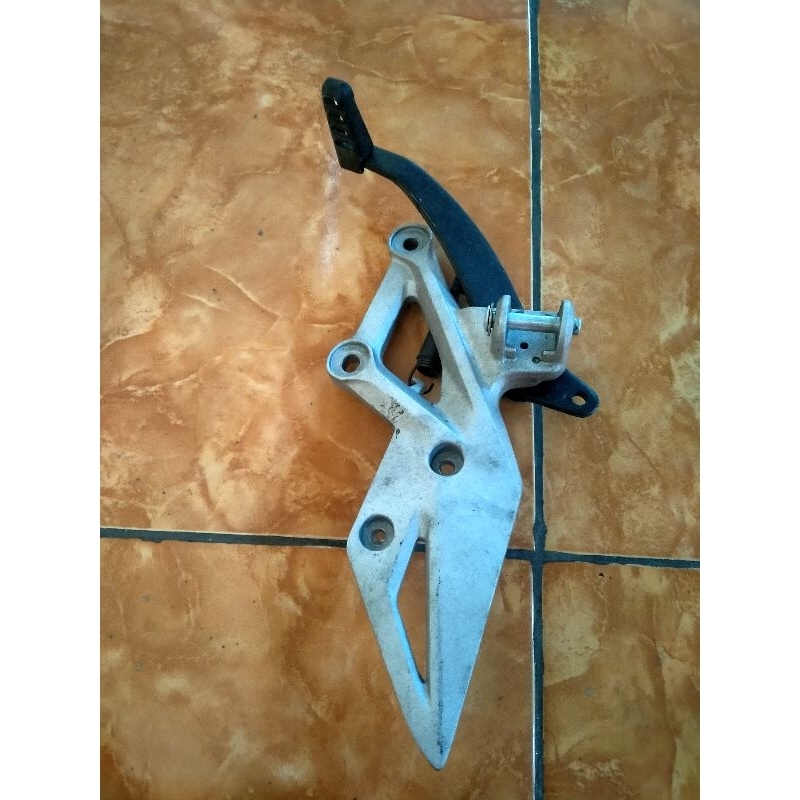 fostep postep depan kanan  all new cb 150r,cb150,r led