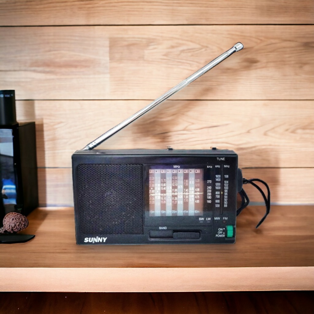 Radio Portable FM AM SW LW Merk Sunny Portable Radio SW12 Free Earphone