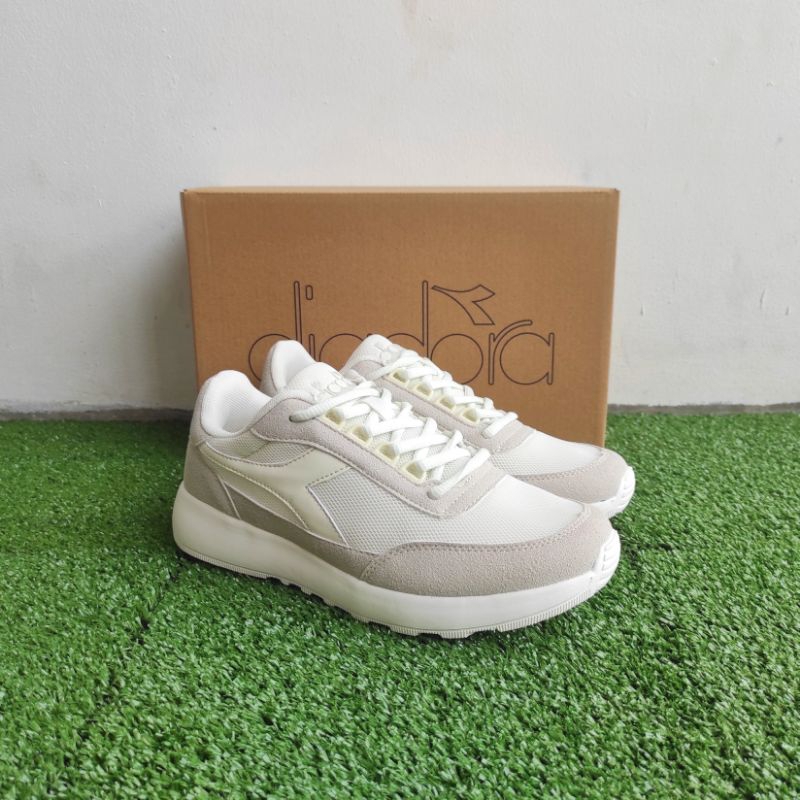 Sepatu Diadora Fiore Beige Original