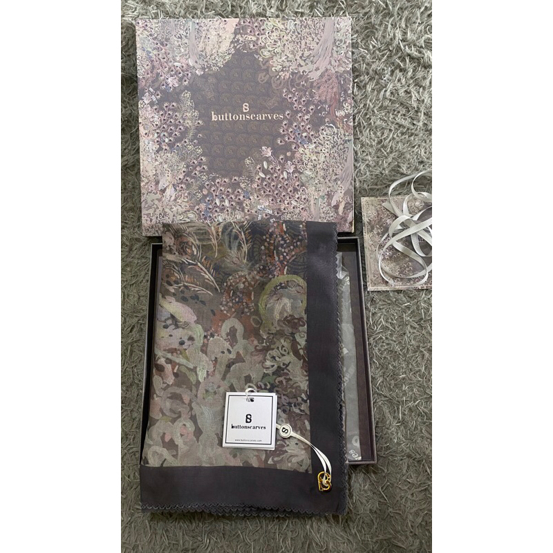 Buttonscarves The Ederra Shadow Preloved