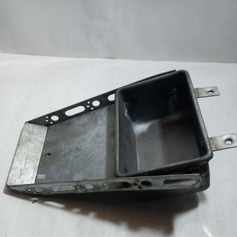 pangkon dudukan aki cb model berdiri set+dudukan soket 1 set /dudukan aki cb gl100 model aki berdiri