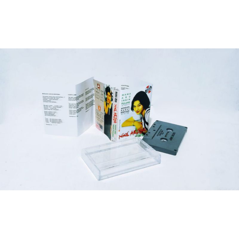 KASET NIKE ARDILLA - Mama Aku Ingin Pulang