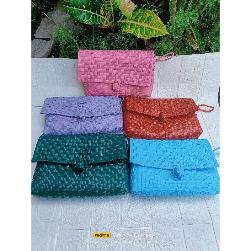 Dompet anyaman ,Tas jali jali, dompet awet , dompet wanita , dompet ibu dompet serbaguna