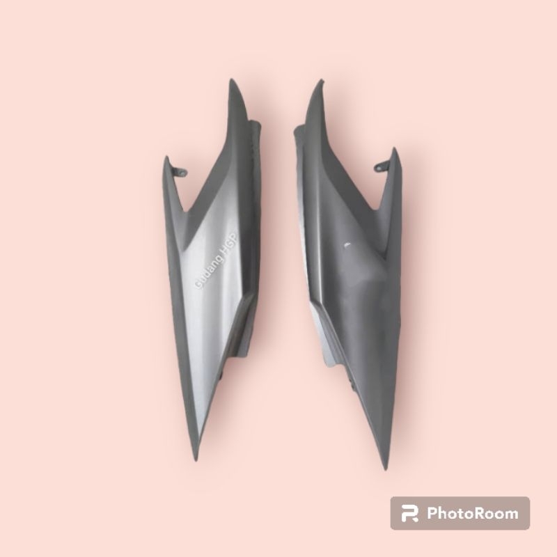 Body Belakang Vario Techno 110 Karbu Silver